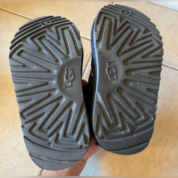 Ugg Neumel booties toddler size 9 - Picture 3 of 3